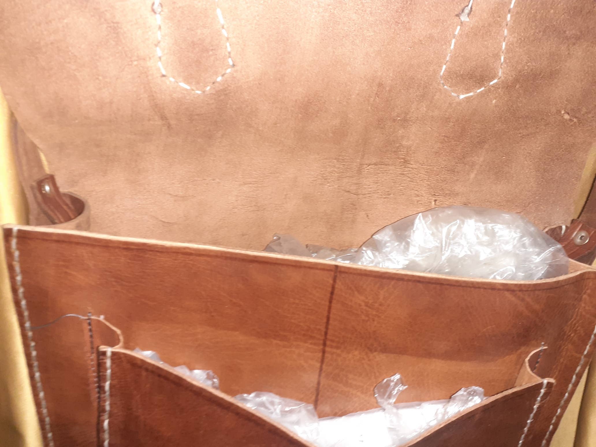 Rectangular cowhide bag with 2 XL buckles