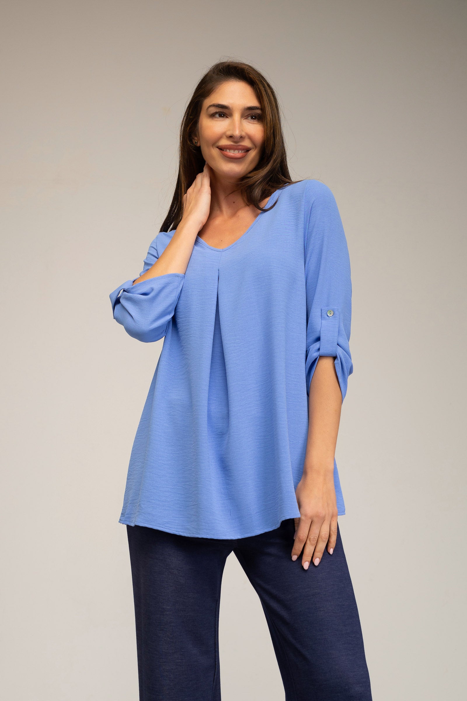 Blusa de mujer escote pico con pliegue delantero-3